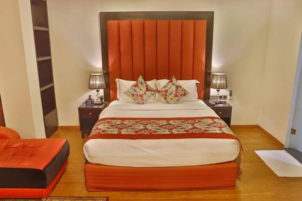 Hotel Earl'S Red Colombo Exterior foto